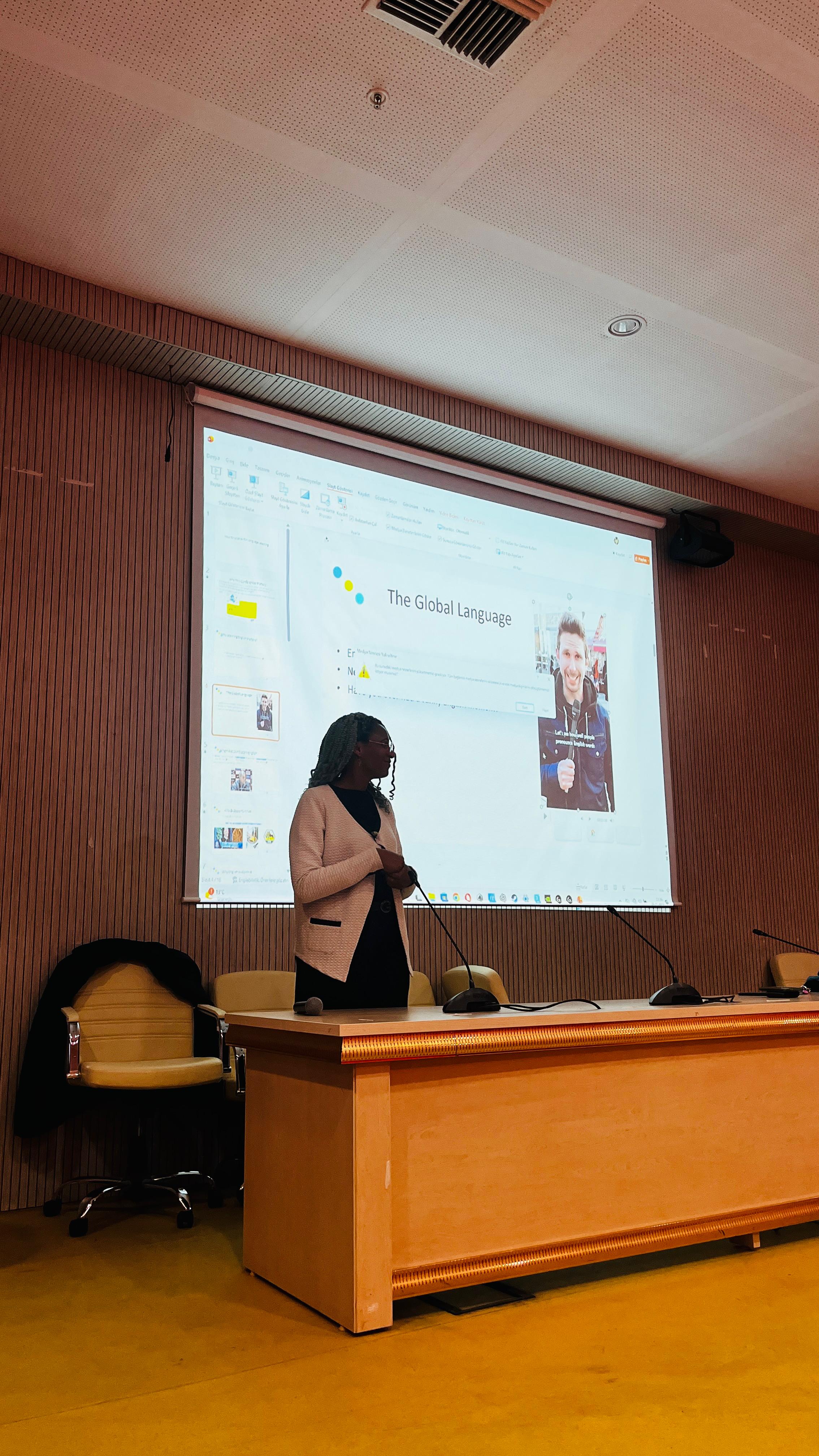 Yüksekokulumuzda “Yabancı Dil Öğreniminde Yapay Zekânın Kullanımı” Konulu Konferans Düzenlendi